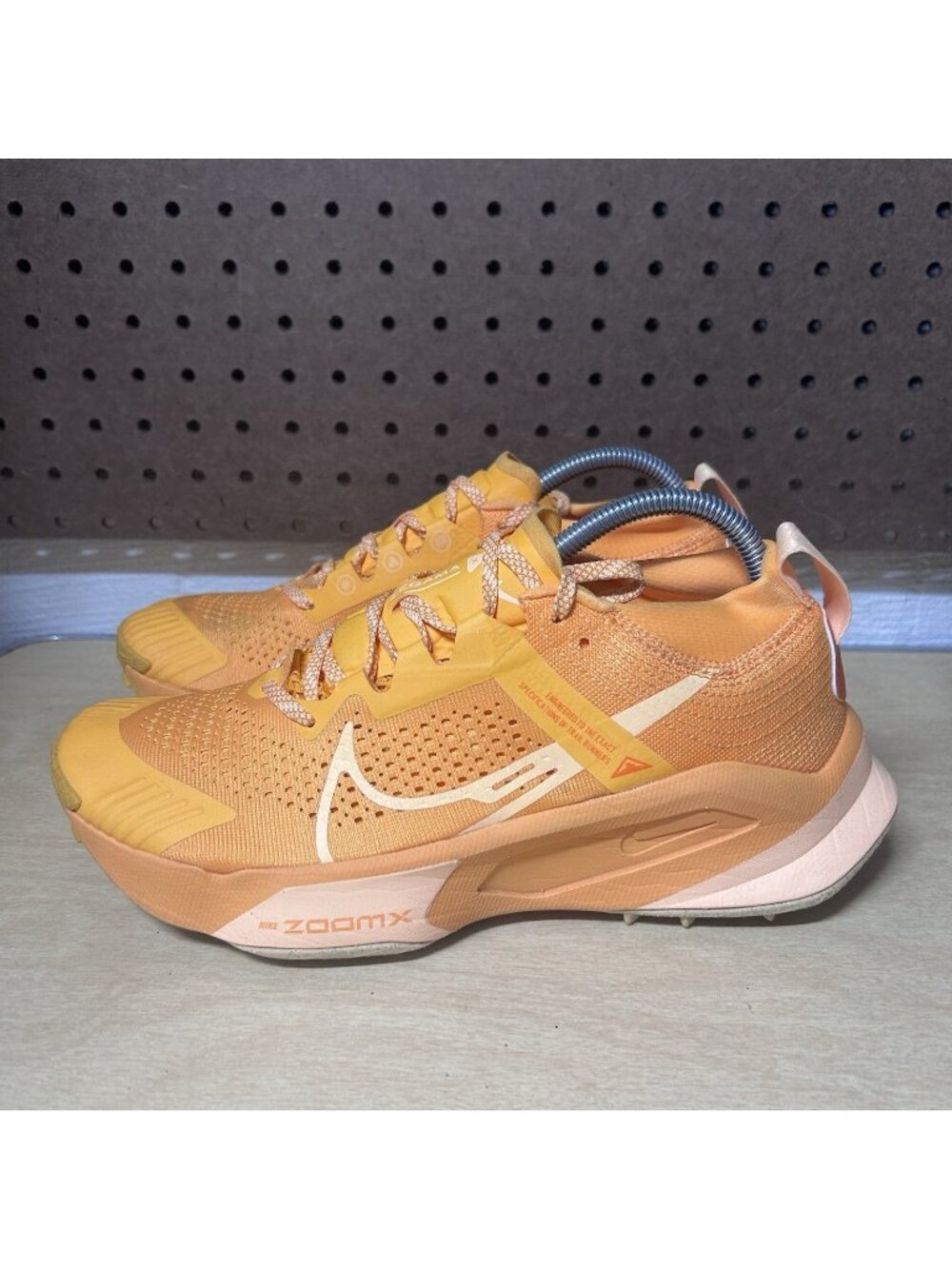 Nike ZoomX Zegama Trail “Sundial Melon” Womens Size 9 Shoes Sneakers